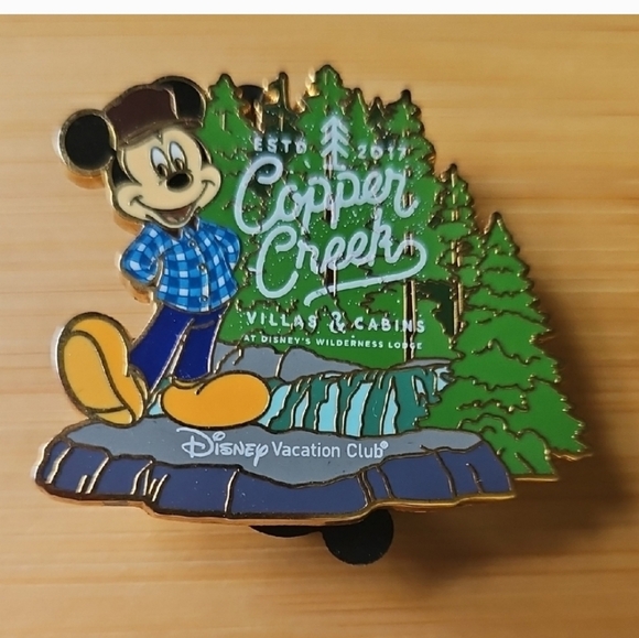 "DISNEY PINS" Your favorites & Grails are here !! Join my live !! - Picture 5 of 16